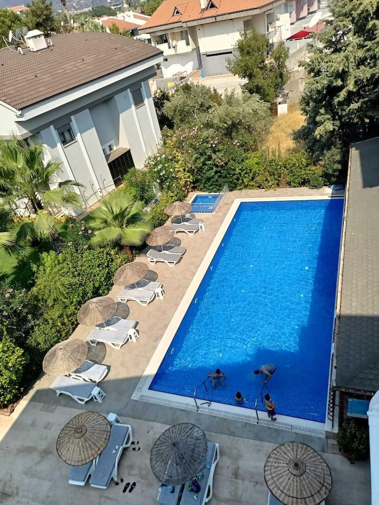 Navy Hotel İçmeler Exteriér fotografie